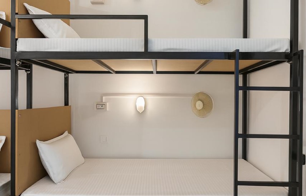 6 Bed Mix Dorm With Balcony